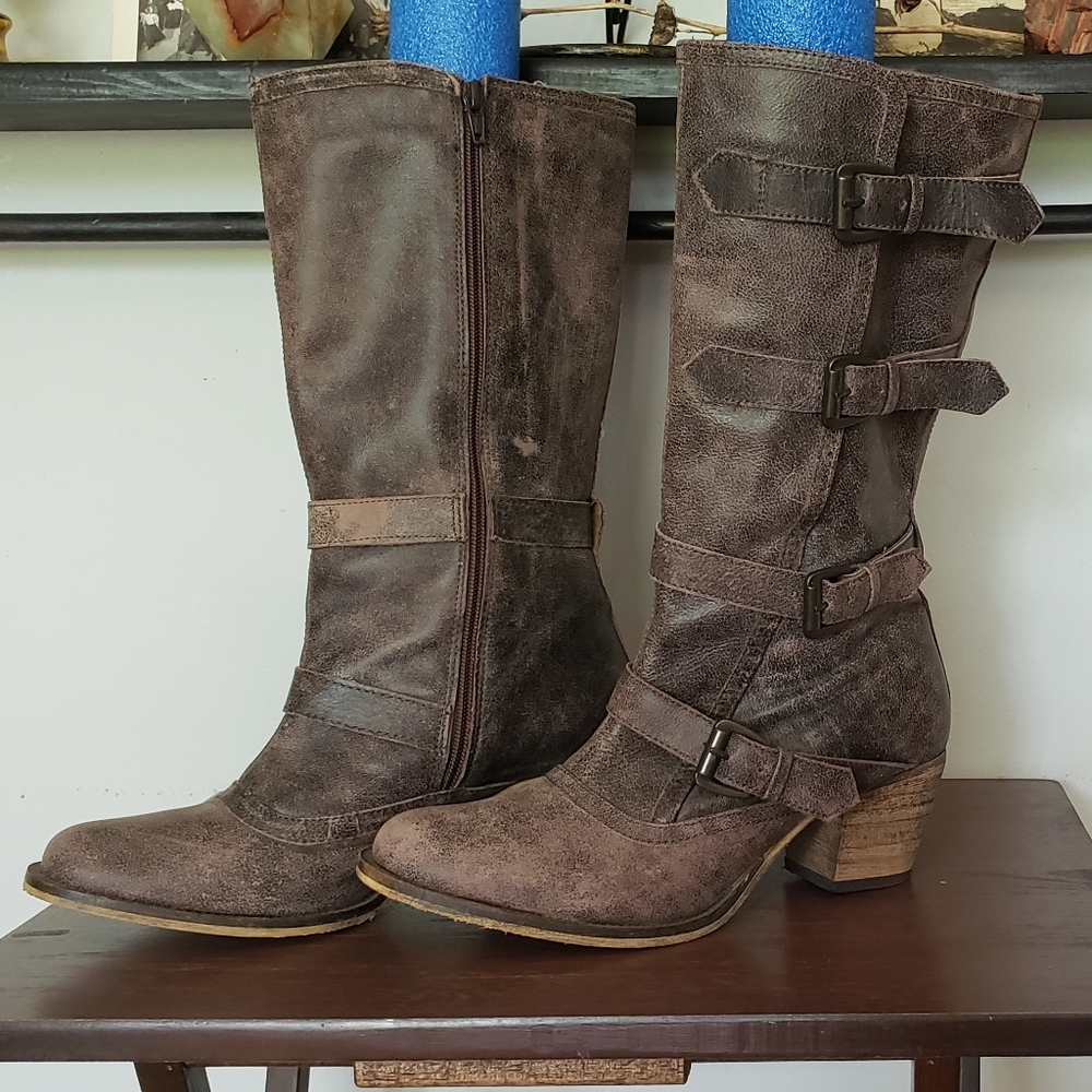 Dingo distressed look zipup boots